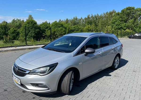 Opel Astra cena 38900 przebieg: 231000, rok produkcji 2016 z Żory małe 106